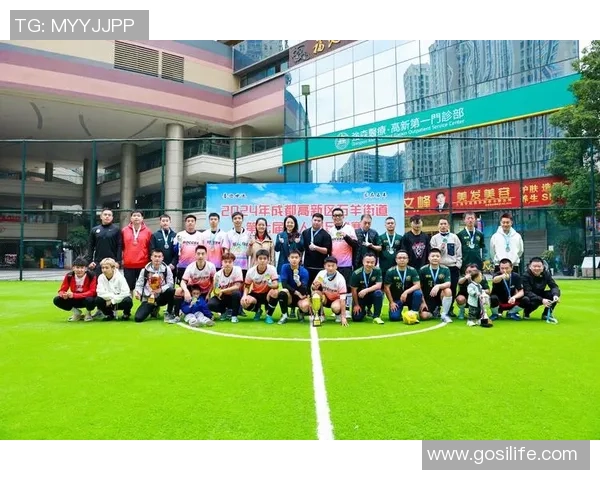 赛后分析：深圳足球队与武汉足球队在比赛中的速度对比与战术探讨